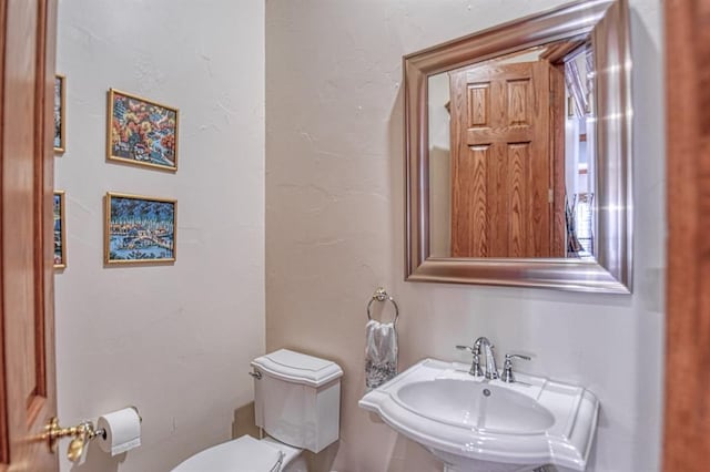344 Millbrook Dr, Norman, OK 73072 - bathroom featuring toilet and sink