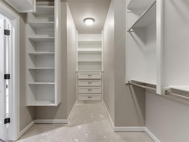 view of spacious closet