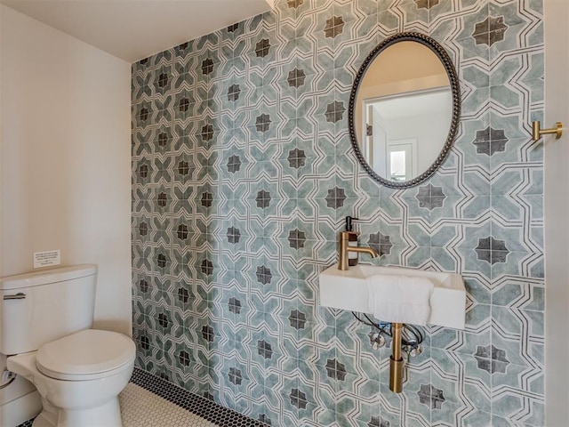 56 Center Ln, Carlton Landing, OK 2023 - bathroom with toilet and tile walls