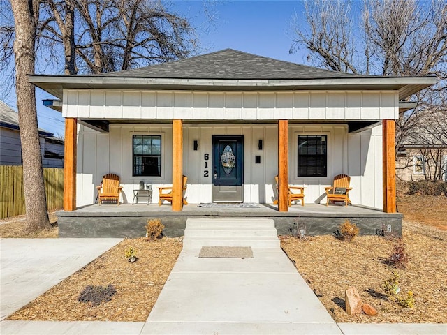 view of front facade with a porch