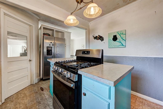 kitchen featuring crown molding, stainless steel appliances, decorative light fixtures, and a center island