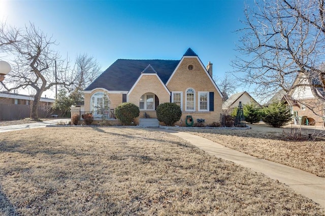 view of front of house featuring a front yard