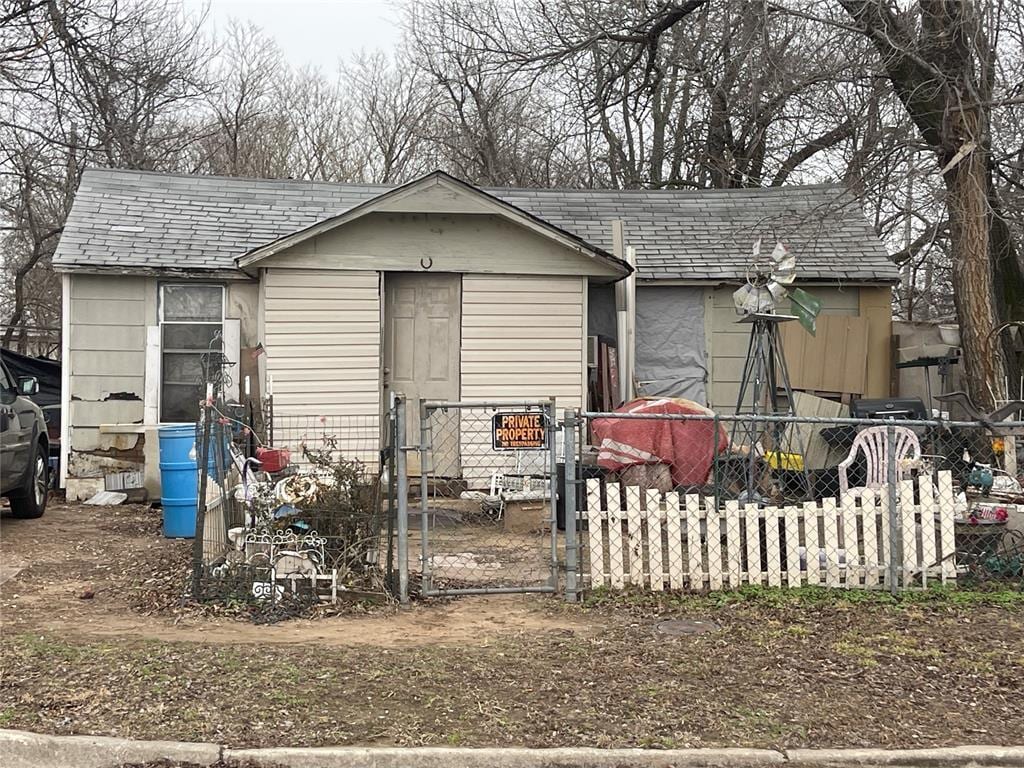 view of front of home