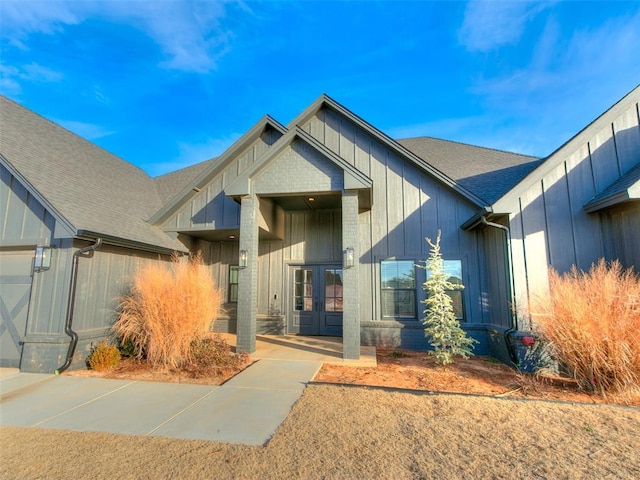 property entrance featuring a garage