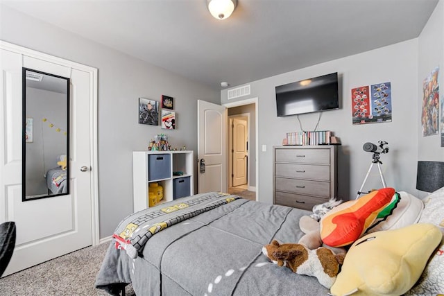 view of carpeted bedroom