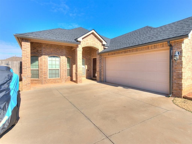 view of front facade featuring a garage