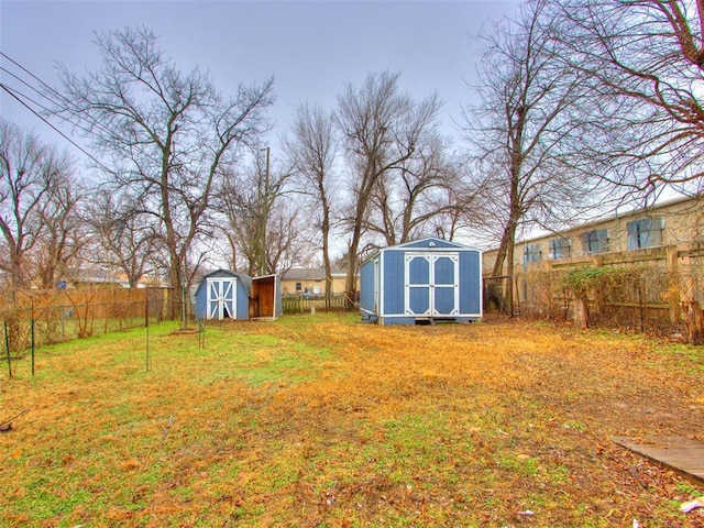 view of yard with a storage shed