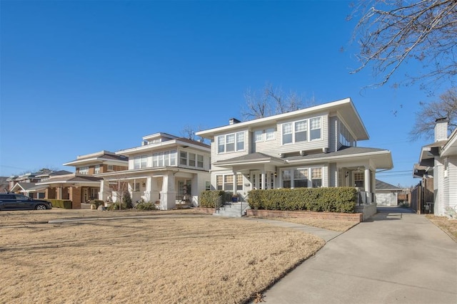 view of front of property with a front yard