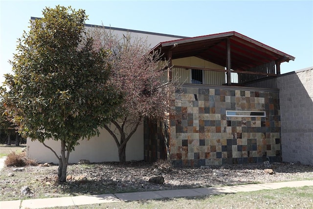 view of side of property