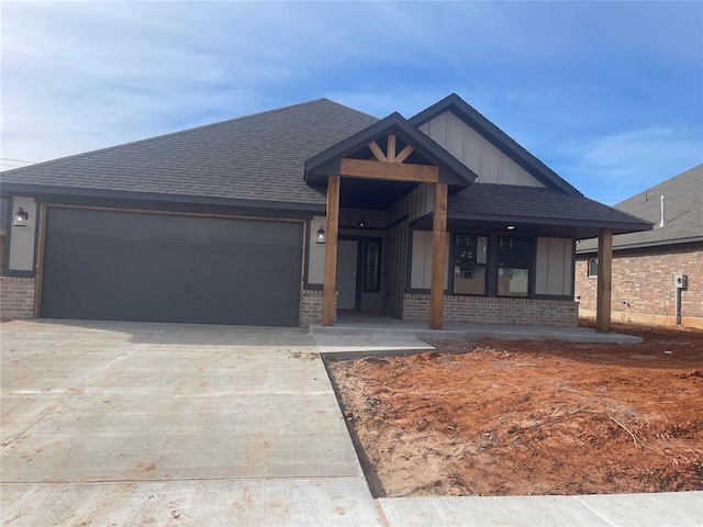 view of front of house featuring a garage