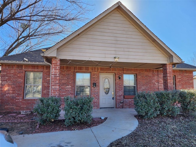 view of front of house with covered porch