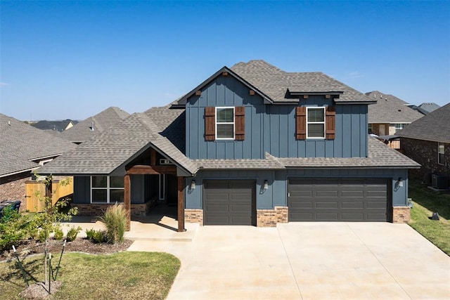 craftsman house featuring a garage