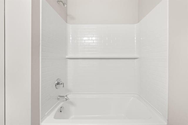 bathroom featuring shower / bathtub combination