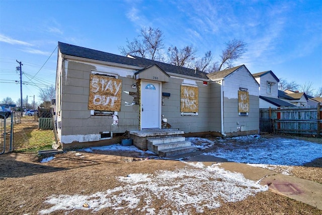 view of front of property