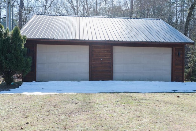 view of detached garage