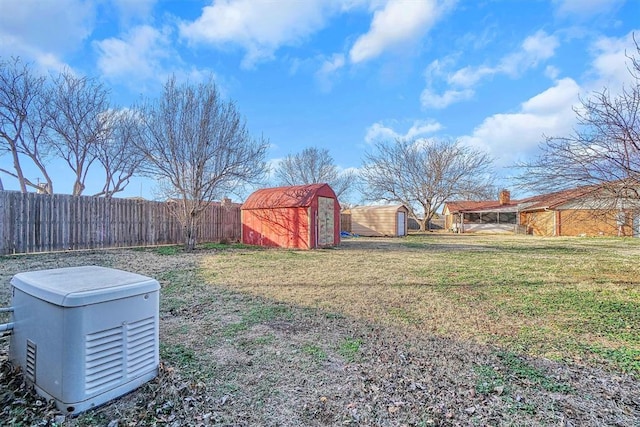 view of yard featuring a storage unit