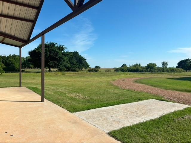 view of yard with a patio