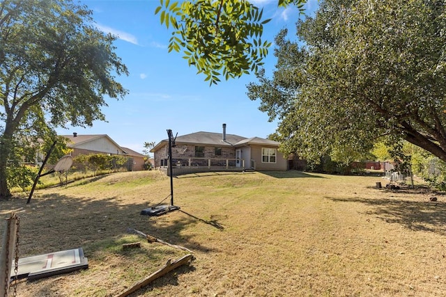 view of front facade featuring a front yard