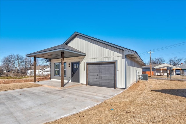 garage featuring central air condition unit