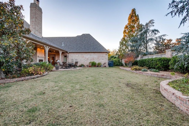 view of yard with a patio area