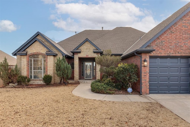 view of front of property featuring a garage