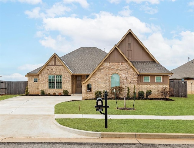 view of front of house with a front yard