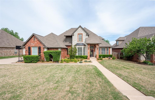 view of front of house featuring a front yard