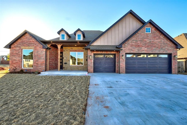 view of front of house featuring a garage