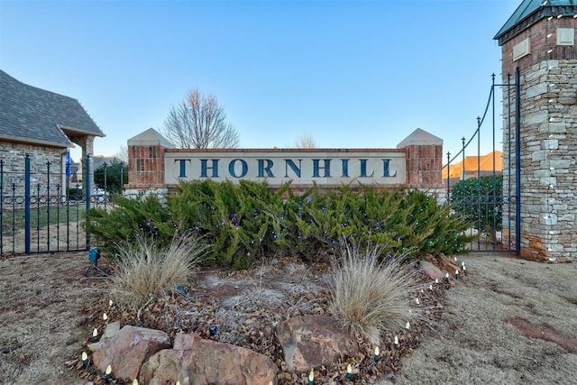 view of community / neighborhood sign