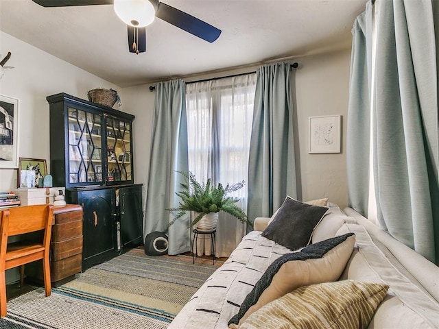 bedroom featuring ceiling fan