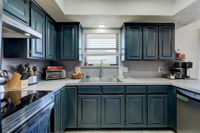 kitchen with sink, stainless steel electric range, a textured ceiling, and dishwasher