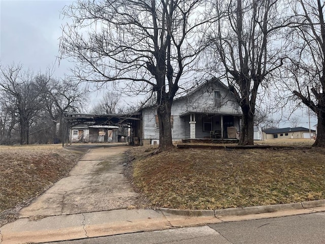 view of front of home