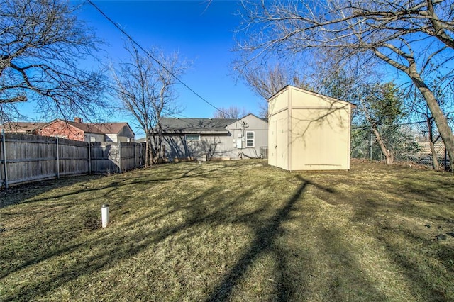 view of yard with a shed