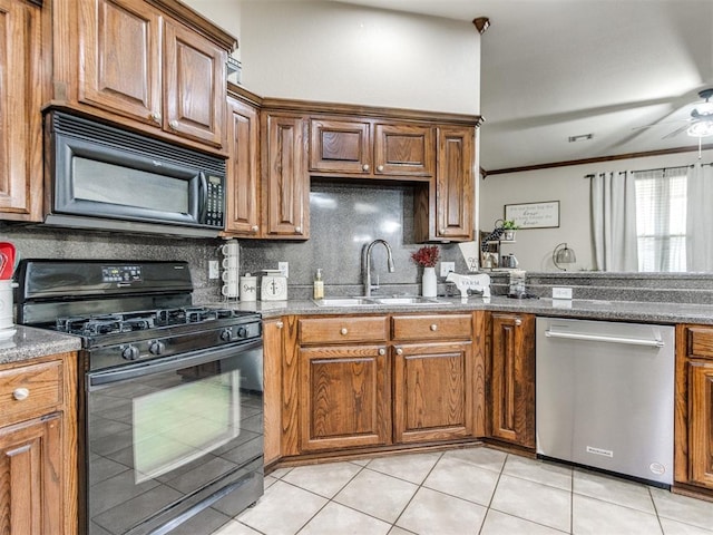 kitchen with sink, black appliances, ornamental molding, ceiling fan, and backsplash