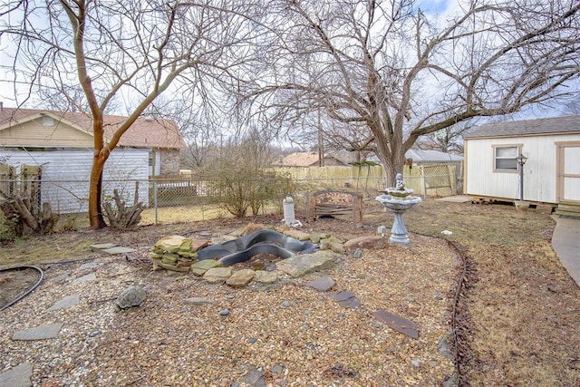 view of yard featuring a storage shed