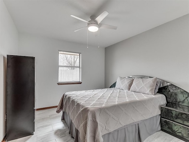 bedroom with ceiling fan