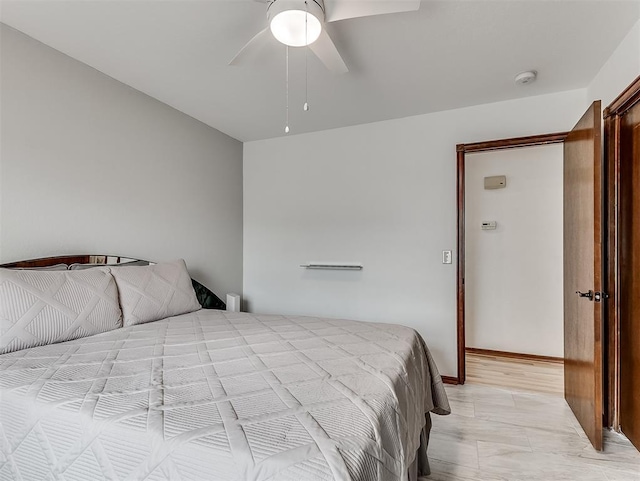 bedroom with ceiling fan