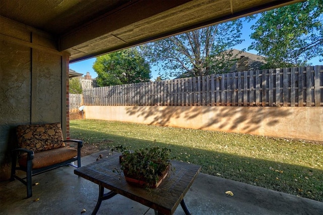 view of yard with a patio