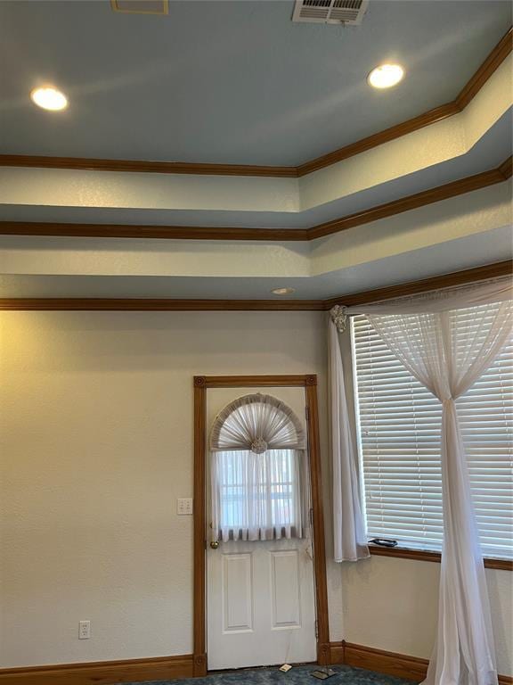 foyer with crown molding