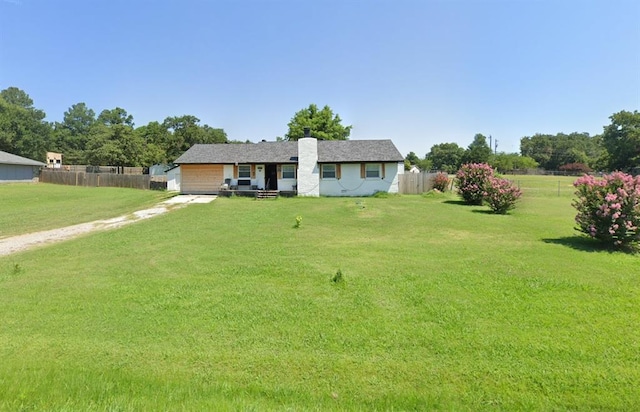 view of front of property with a front yard