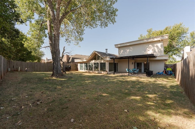 view of yard featuring a patio area