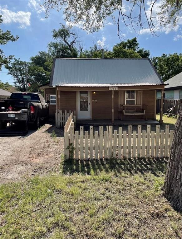 1366 Missouri St, Waynoka, OK 73860 - photo 1