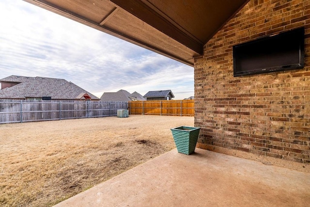 view of yard with a patio area