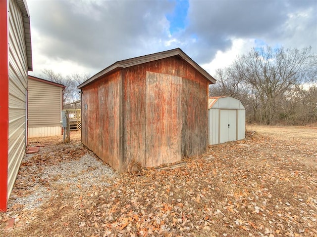 view of outbuilding