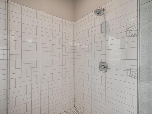 19001 Bobcat Ridge Ct, Cashion, OK 73016 - full bath with a tile shower