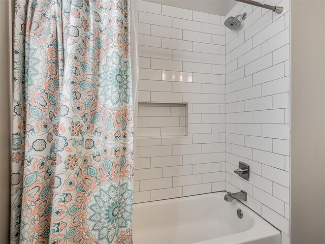 19001 Bobcat Ridge Ct, Cashion, OK 73016 - bathroom with shower / bathtub combination with curtain