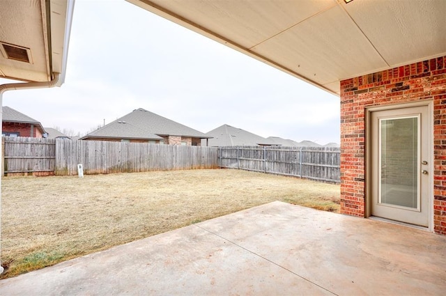 view of yard featuring a patio