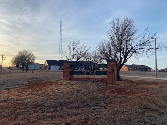 view of community / neighborhood sign