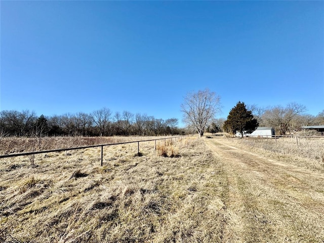 view of yard featuring a rural view