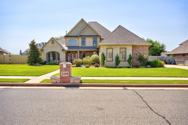 view of front of property with a front yard